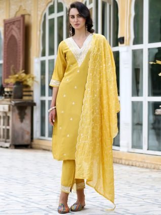 Women Kurta and Pant Sets Silk Blend Fabric
