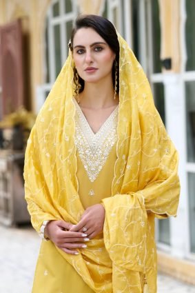 Women Kurta and Pant Sets Silk Blend Fabric