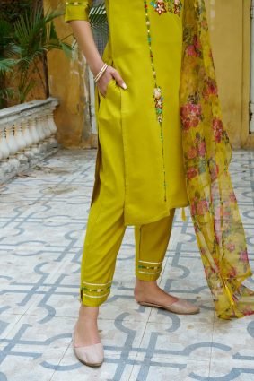 Women Kurta and Pant Sets Viscose Rayon Fabric