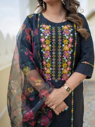 Women Kurta and Pant Sets Viscose Rayon Fabric