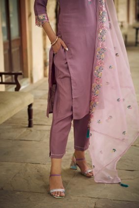 Women Kurta and Pant Sets Viscos Roman Silk Fabric