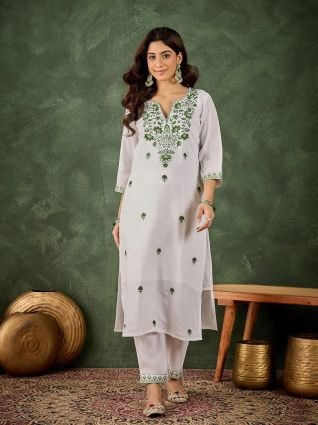 Women s Silk Blend Embroidered Straight Kurta   Pant Set