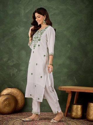 Women s Silk Blend Embroidered Straight Kurta   Pant Set