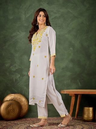 Women s Silk Blend Embroidered Straight Kurta   Pant Set