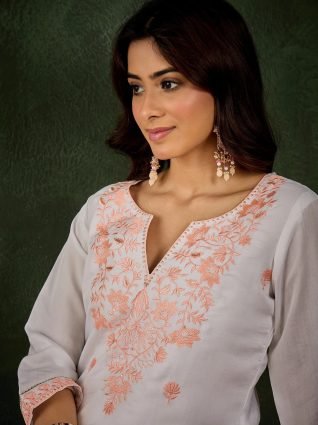 Women s Silk Blend Embroidered Straight Kurta   Pant Set