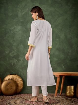 Women s Silk Blend Embroidered Straight Kurta   Pant Set