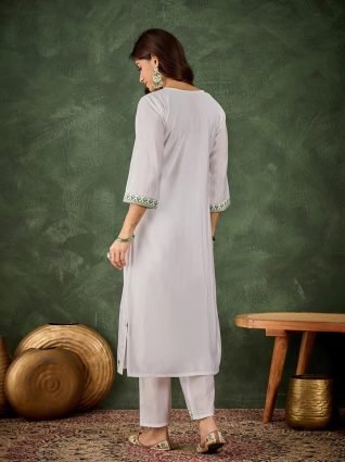 Women s Silk Blend Embroidered Straight Kurta   Pant Set