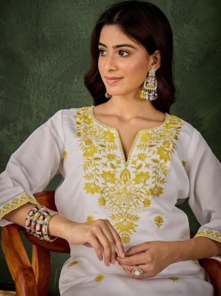Women s Silk Blend Embroidered Straight Kurta   Pant Set