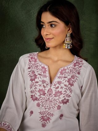 Women s Silk Blend Embroidered Straight Kurta   Pant Set