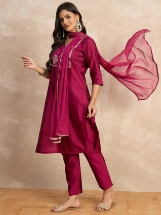 Women s Silk Blend Embroidery Kurta Pant Set with Dupatta