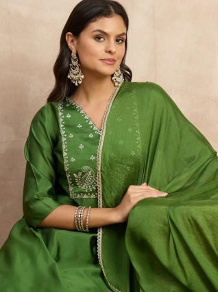 Women s Silk Blend Embroidery Kurta Pant Set with Dupatta