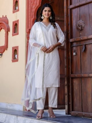 Women Silk Blend Kurta Pant Dupatta Set