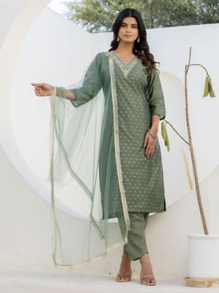 Women Silk Blend Kurta Pant Dupatta Set