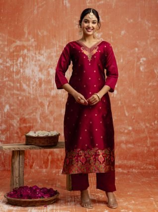 Women Silk Blend Kurta Pant Dupatta Set