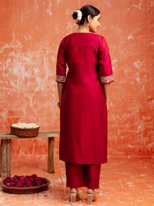 Women Silk Blend Kurta Pant Dupatta Set