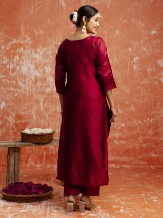 Women Silk Blend Kurta Pant Dupatta Set