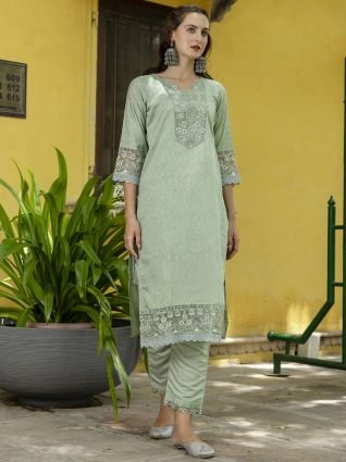Women Silk Blend Kurta Pant Dupatta Set