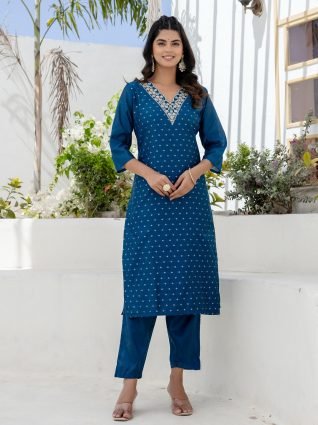 Women Silk Blend Kurta Pant Dupatta Set
