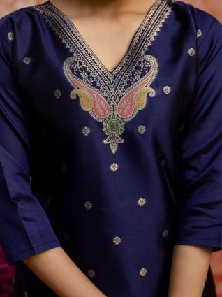 Women Silk Blend Kurta Pant Dupatta Set