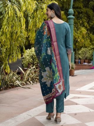 Women Silk Blend Kurta Pant Dupatta Set