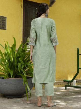 Women Silk Blend Kurta Pant Dupatta Set