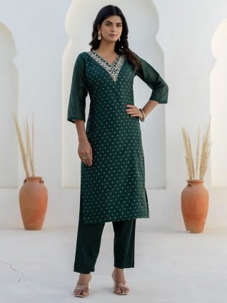 Women Silk Blend Kurta Pant Dupatta Set