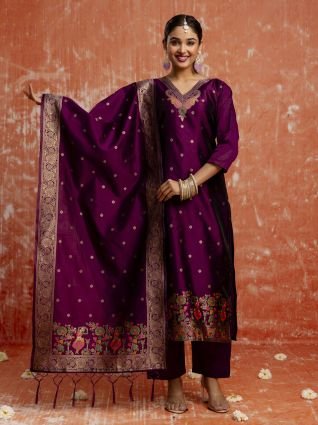Women Silk Blend Kurta Pant Dupatta Set
